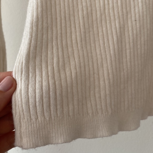 Turtle neck - Picture 2 of 4